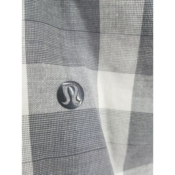 Lululemon Grey Plaid Flat Front Golf Shorts Sz 36 - Picture 4 of 6